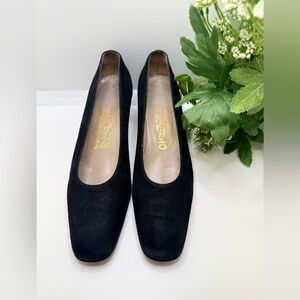 Salvatore Ferragamo Cinzia Pumps Black Shimmer With Gold Details Sz 6.5 2A